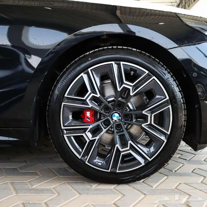 BMW 520 2026 ام كت اسود داخل اوفوايت 22