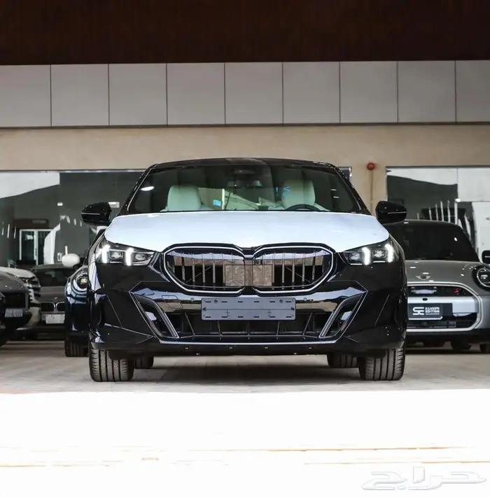 BMW 520 2026 ام كت اسود داخل اوفوايت 0