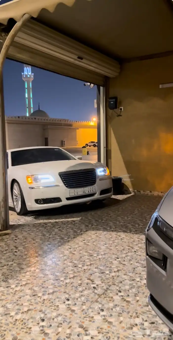 كرايزلر v8 c300 2013 4
