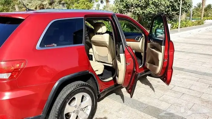 جيب جراند شيروكي بودي بلد نظيف جدا 2011 1