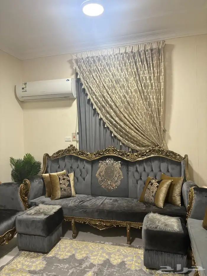 للبيع طقم كنب بحالة الجديد 0