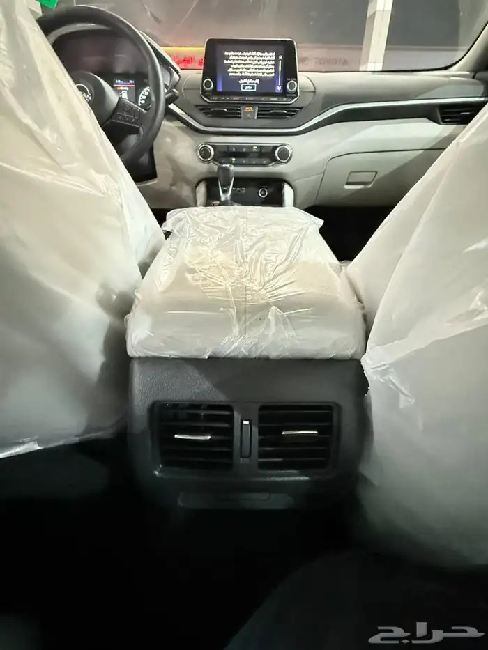 نيسان التيما استندر 2024 اسود ورمادي وازرق 6