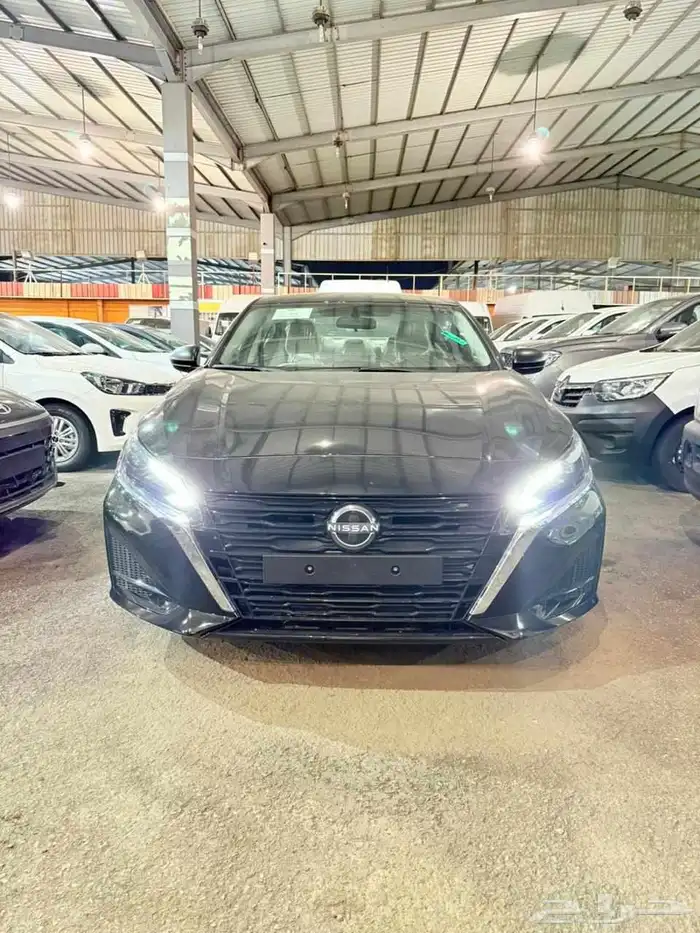 نيسان التيما استندر 2024 اسود ورمادي وازرق 0