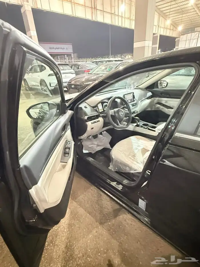 نيسان التيما استندر 2024 اسود ورمادي وازرق 2