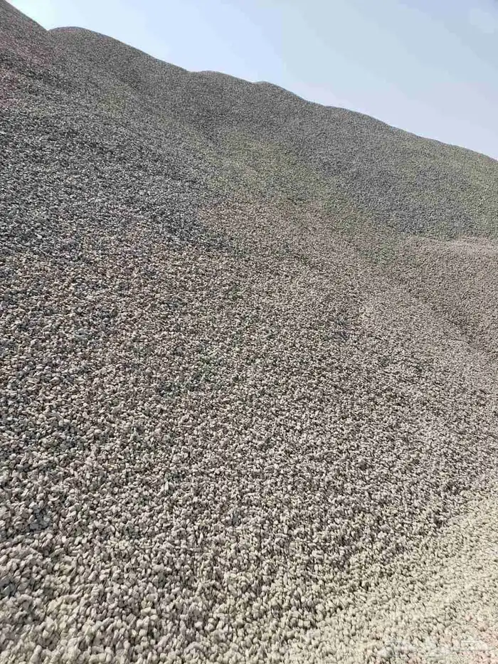 بحص للبيع 4 3 وبحص 8 3 وبحص 5 0 وبودرة وعدسيه وبيسكورس 6