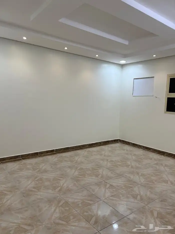 شقه للايجار في حي ظهرة لبن الشرقي 0