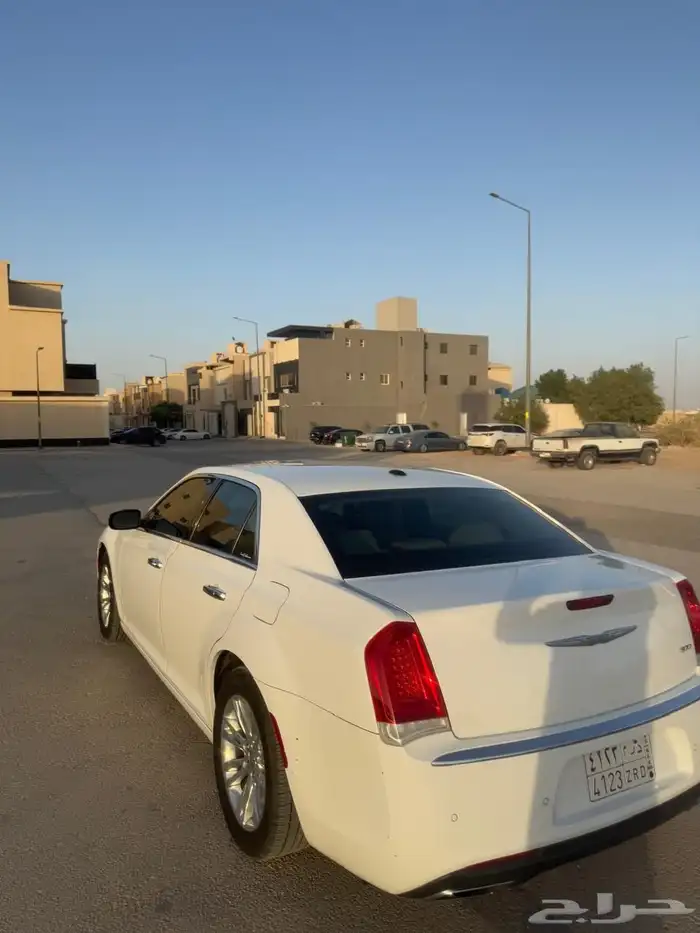 كلايسلر 2018 ابيض 8 سلندر 0