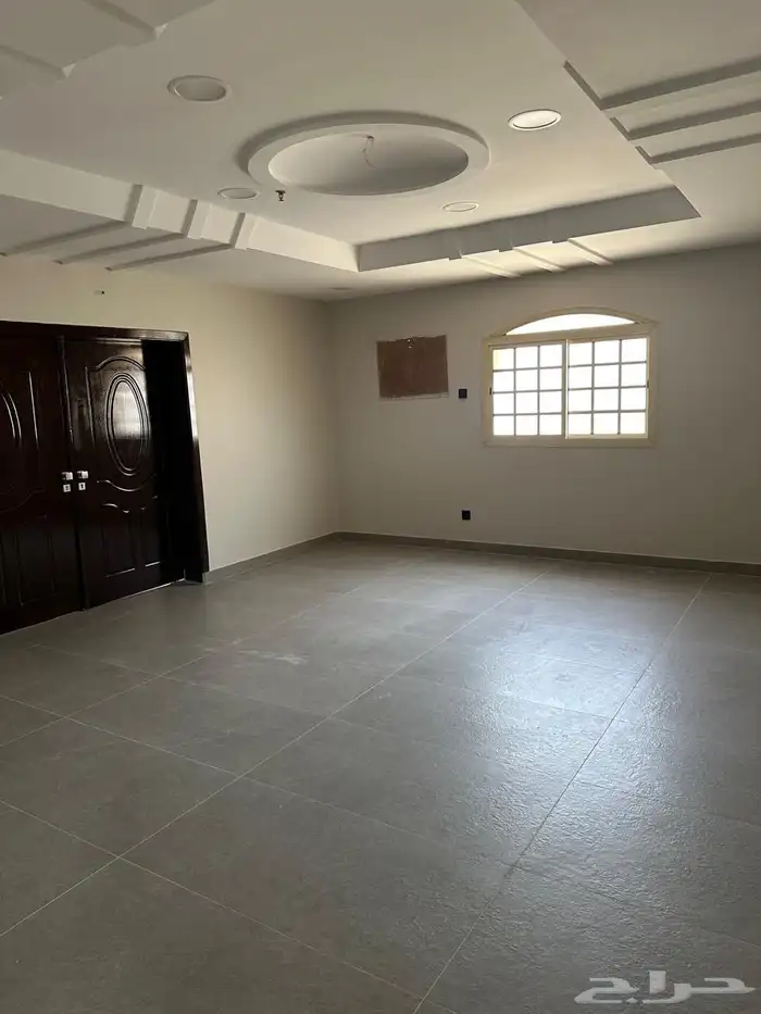 شقة كبيرة وفاخرة للايجار   الحمراء 2