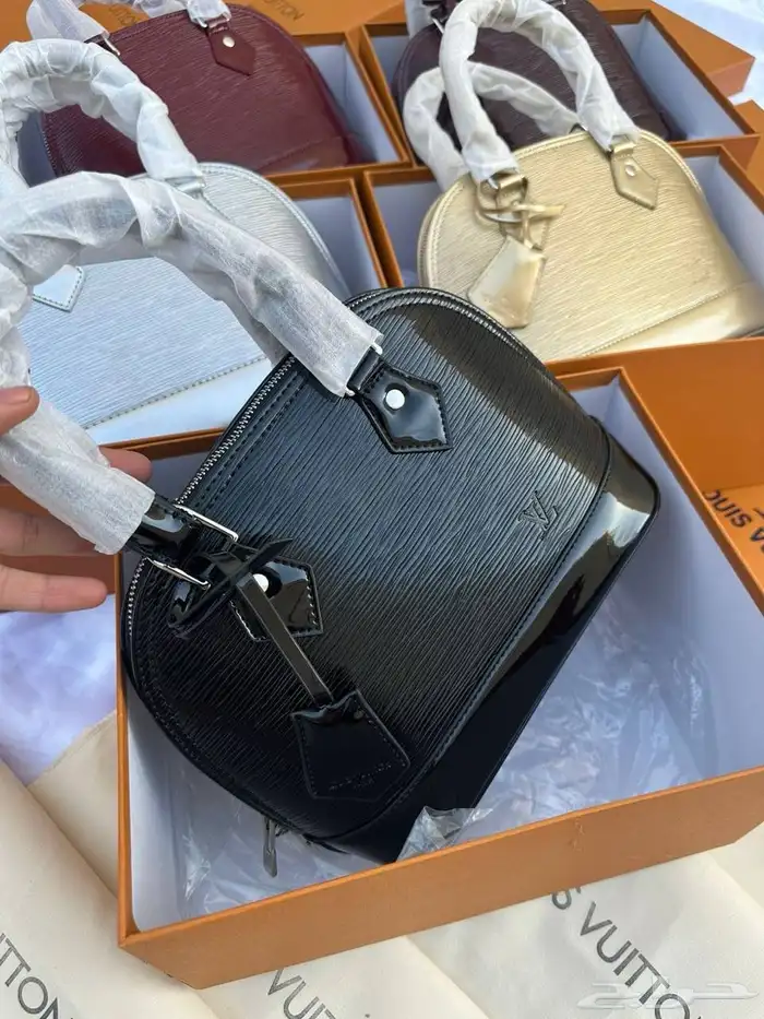 شنط ماركات درجه اولى 87