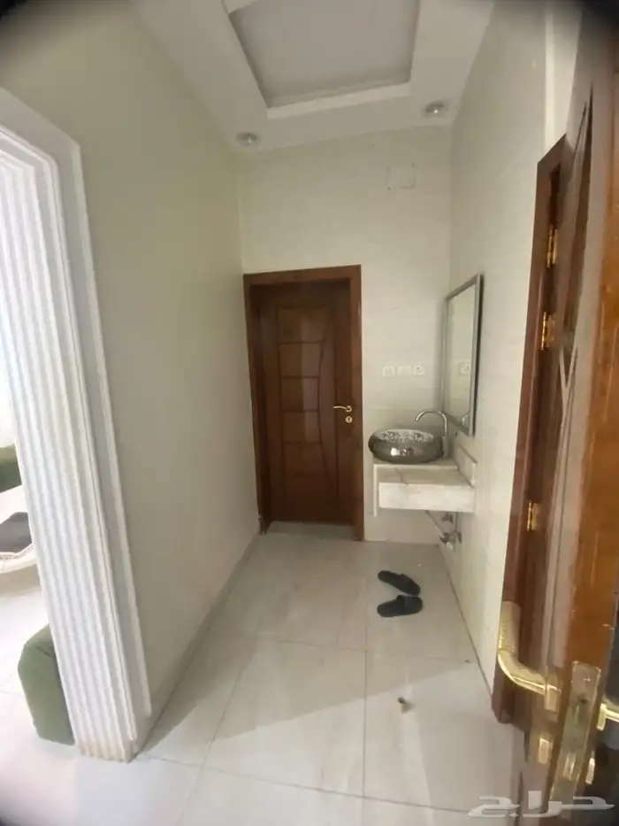 للايجار شقة اربع غرف وصاله في الواحة (مصلوم) 1