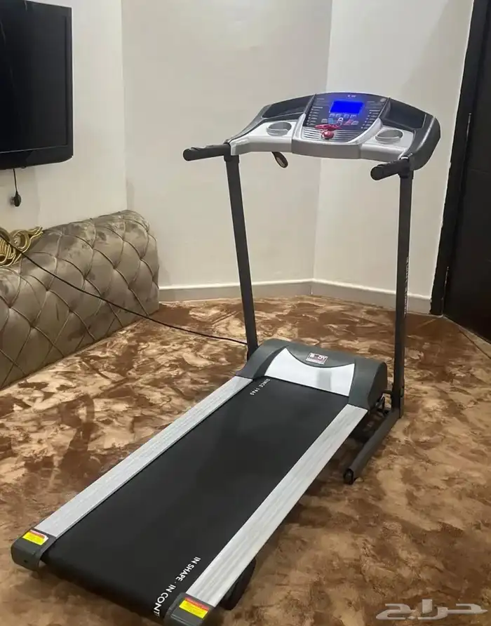 سير رياضي شبه جديد استخدام قليل 0