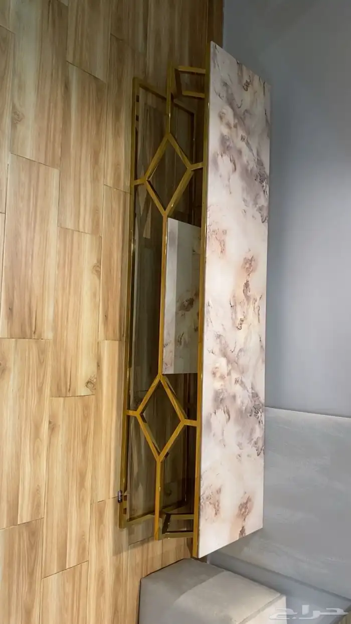 طاوله للبيع 0