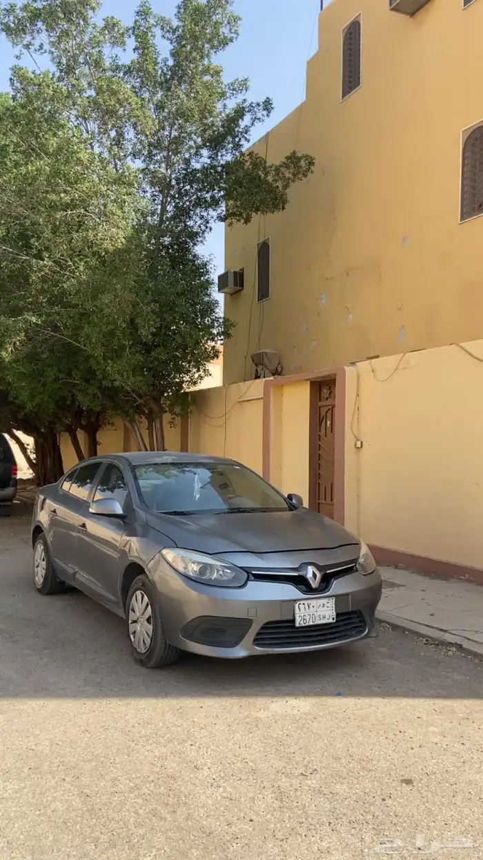 سيارة رينو 1