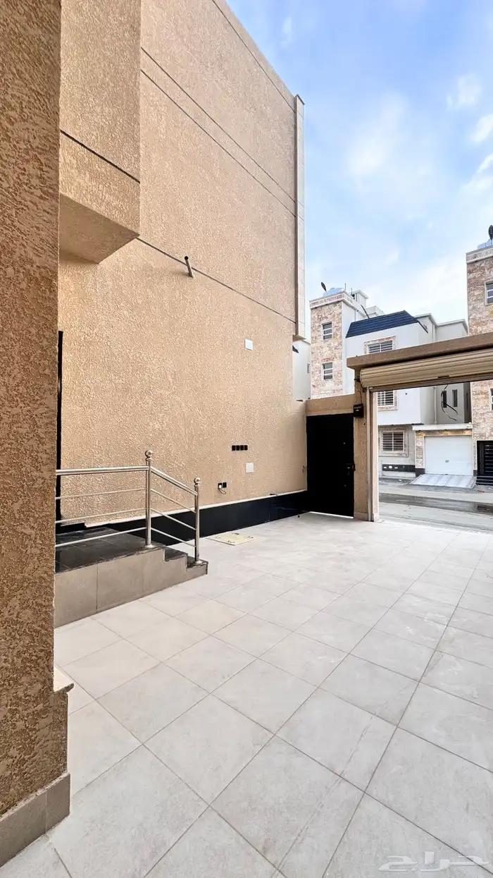 للبيع ادوار ارضيه ابهاالمحاله 3