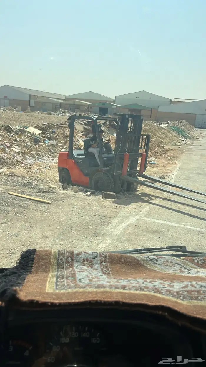 فوركلفت للايجار كرينات Forklift 3