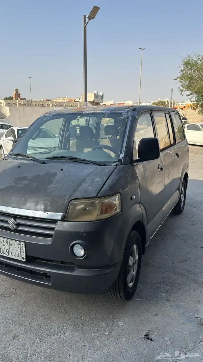سوزوكي باص 8 ركاب APV 1