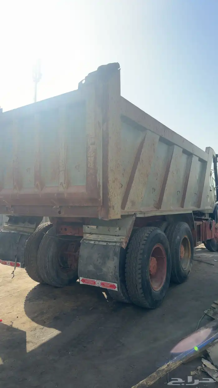 صندوق بوز قلاب نظيف وكل شي شرط 0