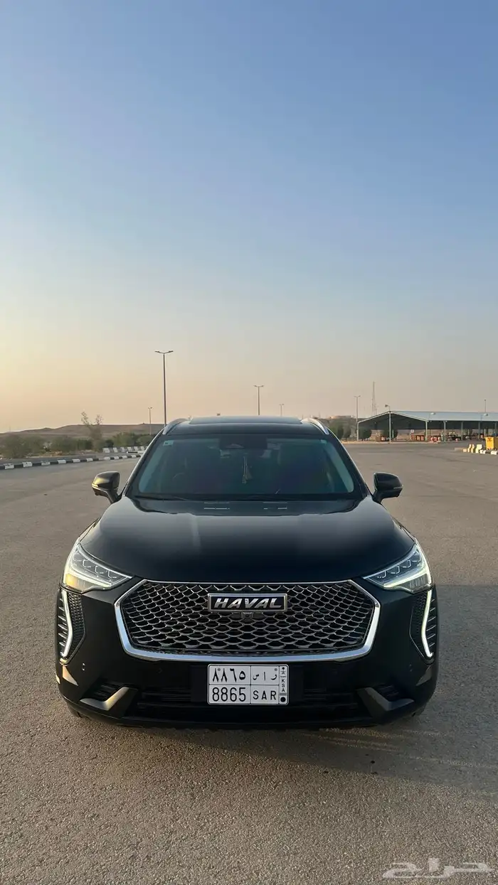 هافال جوليان 2022 - اسود داخلي احمر 2
