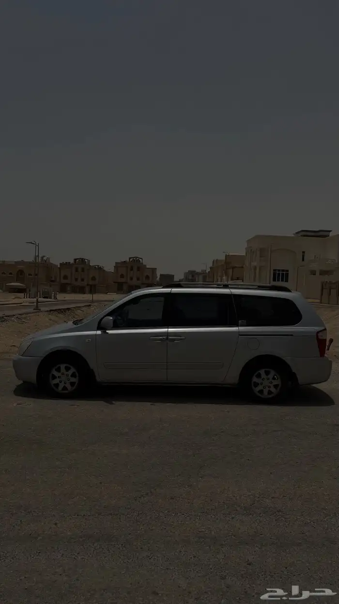 كيا كارنيفال 2008 8