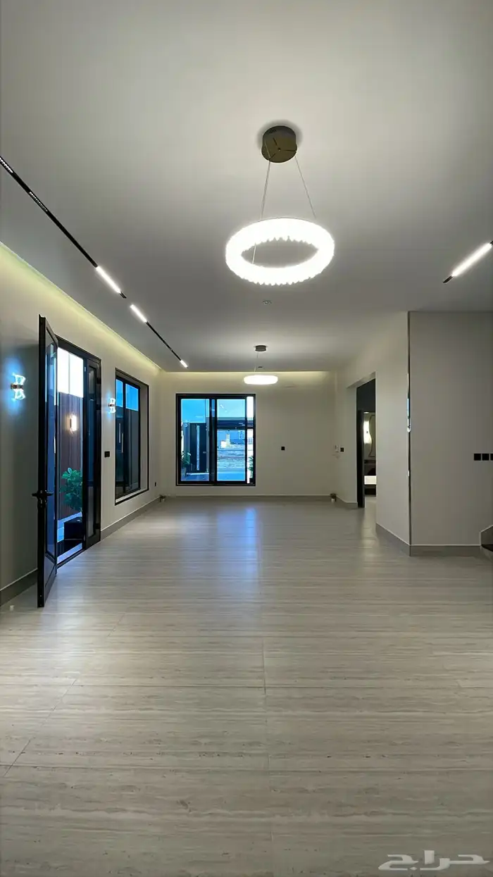فلل للبيع بالخبر حي العزيزيه 5