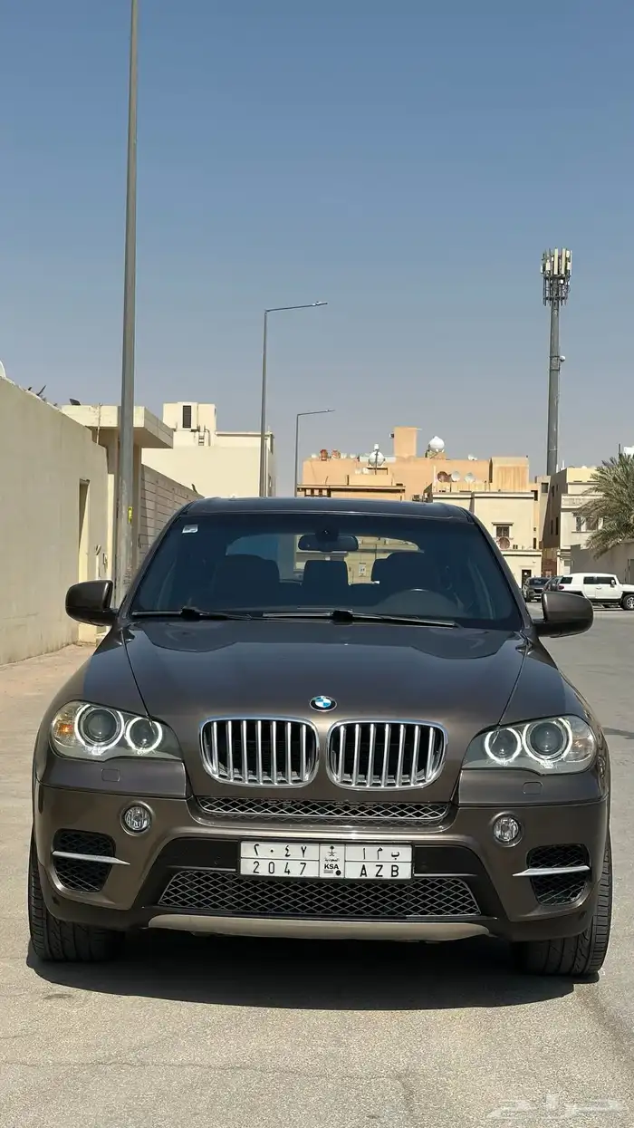 بي ام X5 2012 مصدومه صدمه بسيطه عداد 219 الف ك 2