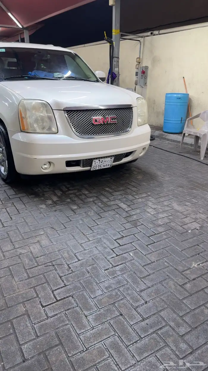للبيع دينالي يوكن موديل2009 ممشى 400الف 2