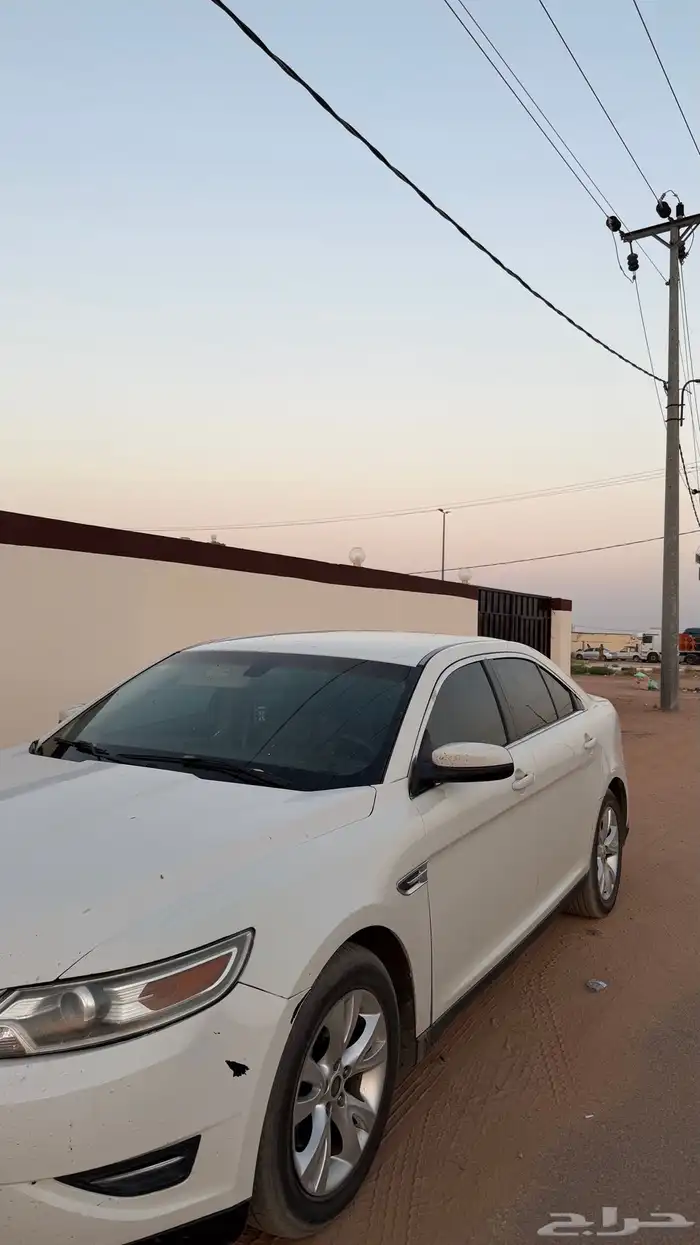 فورد تورس سيدان 2010 3