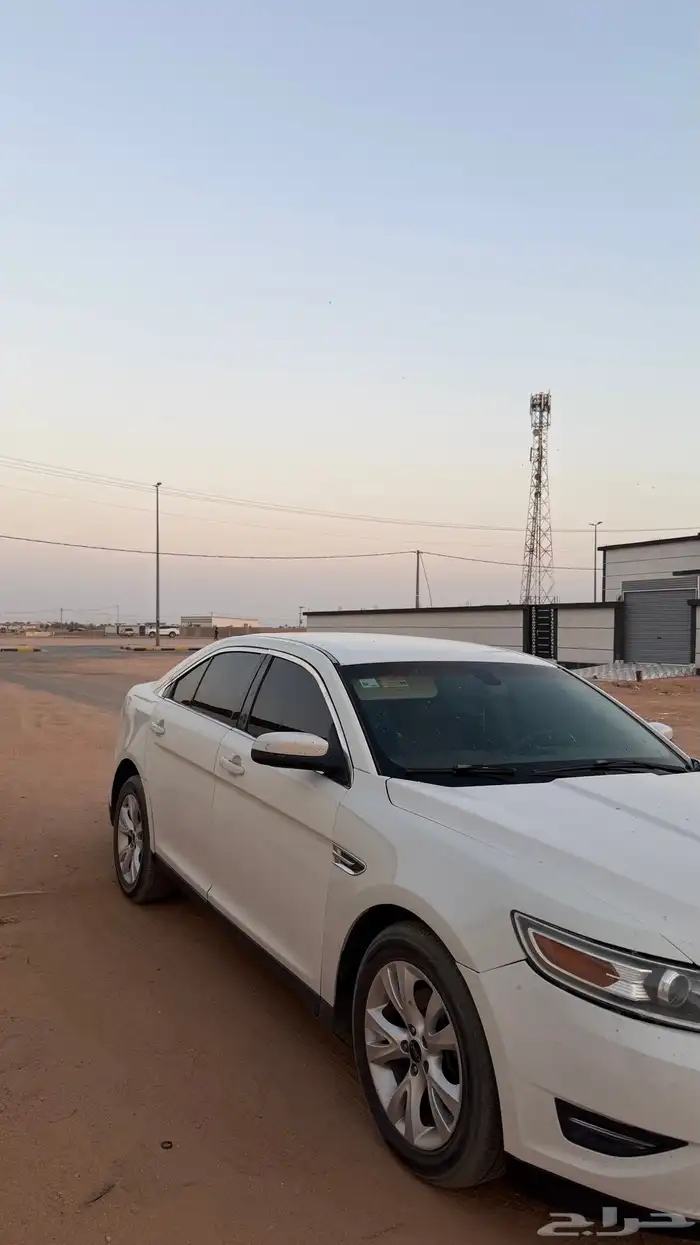 فورد تورس سيدان 2010 2