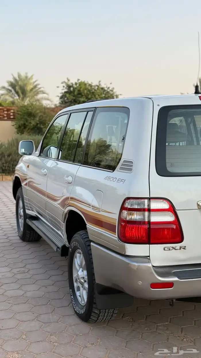 لاندكروزر 2005 وارد البازعي فل كامل قير عادي GXR فل 26