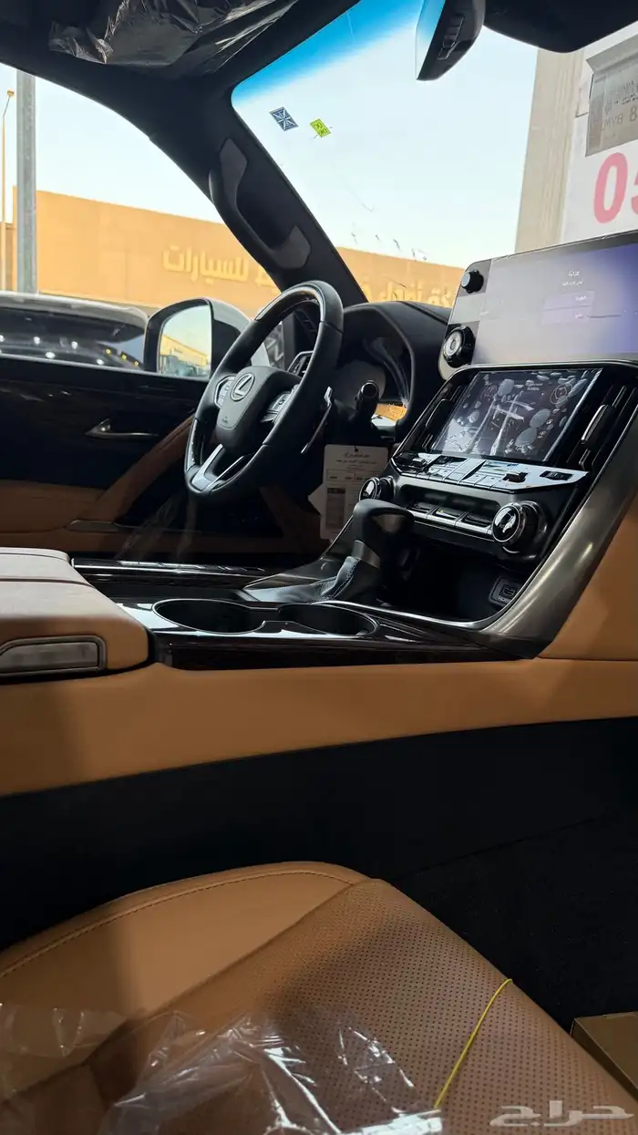 لكزس LX600 - BB - 2025 - عبداللطيف جميل 10