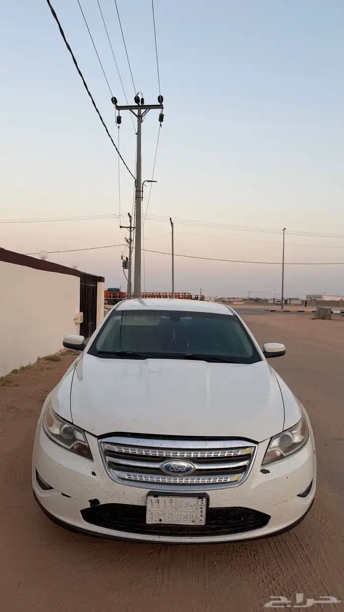 فورد تورس سيدان 2010 1