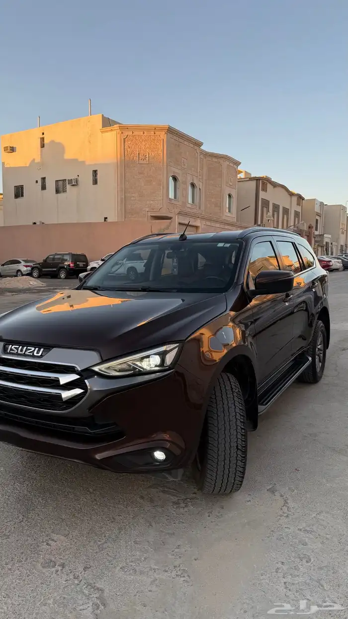 جيب ايسوزو 2022 MUX دبل ودفلك فل كامل 4