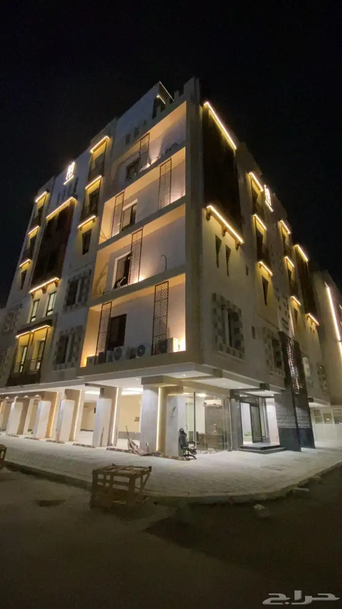 للإيجار شقة فاخرة جدة حي الروضة 0