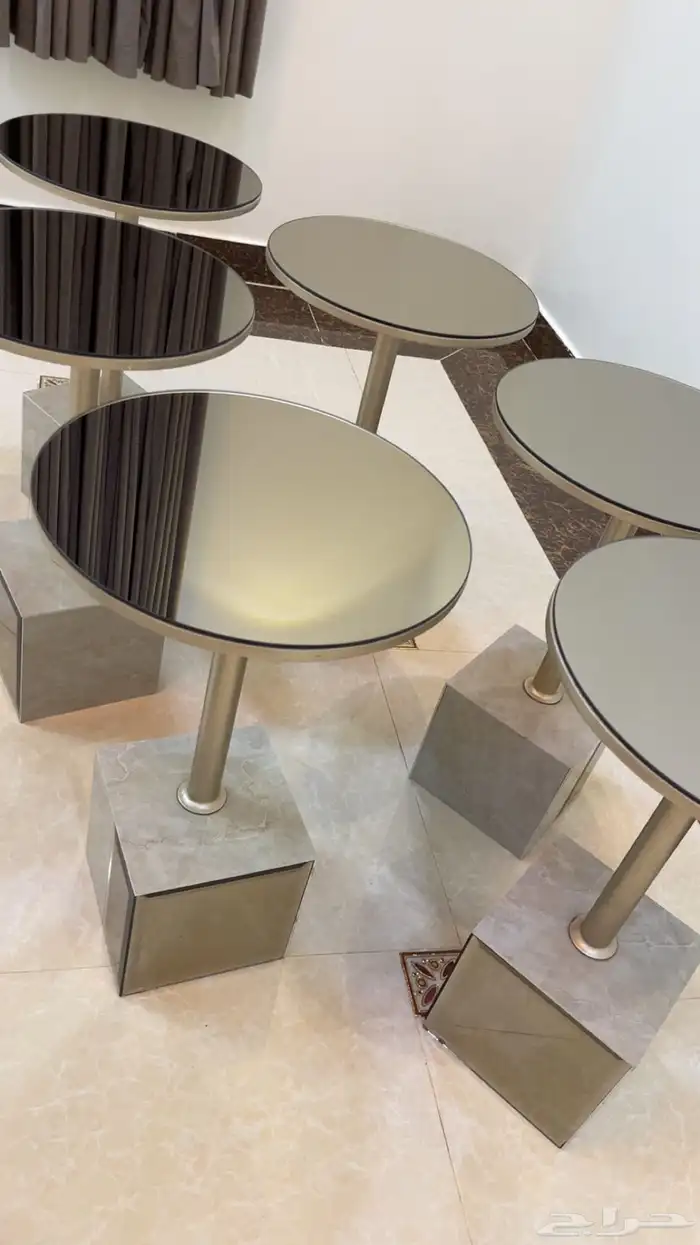 طاولات خدمة 0