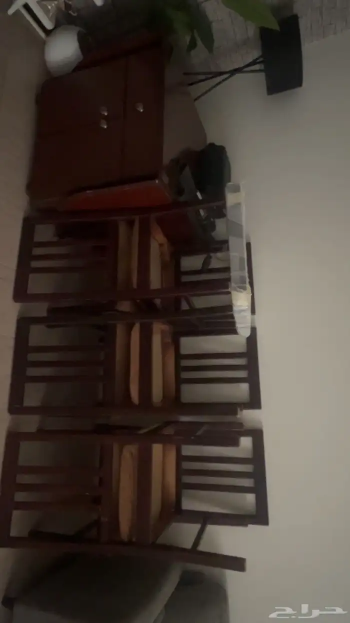 طقم كنت من هوم سنتر للبيع مع. طاوله بتنفتح وتتسككر وتتحرك 4