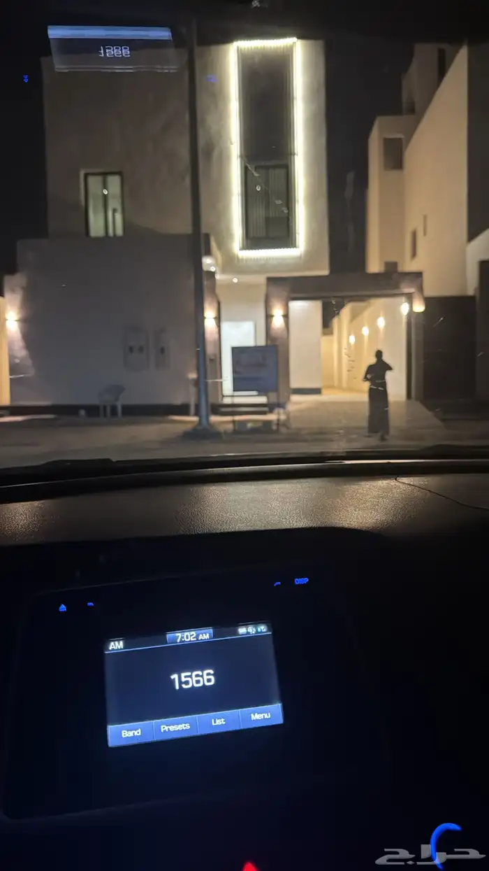 فله درج داخلي وشقتين 1