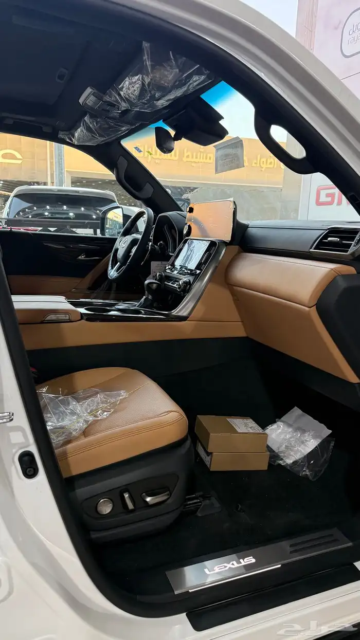 لكزس LX600 - BB - 2025 - عبداللطيف جميل 9