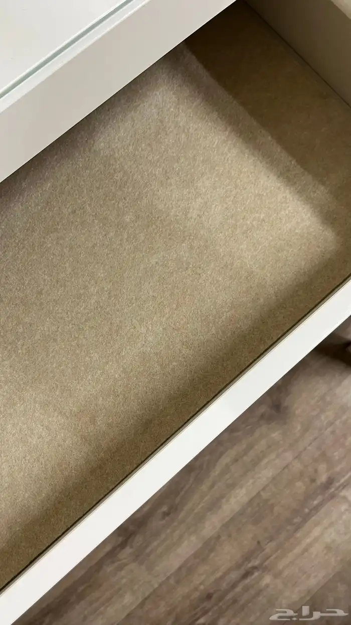 للبيع طاولة تسريحة ايكيا 2
