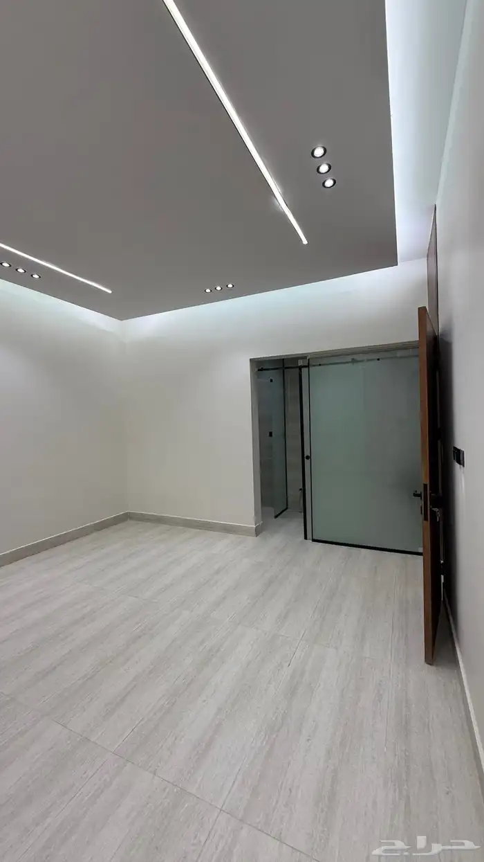 فله دور ارضي مع خمس شقق للبيع 7