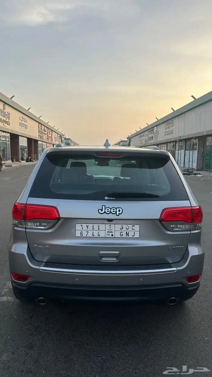 جيب شروكي 2015 (V8) 4