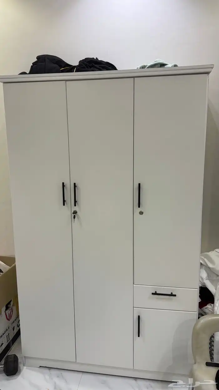 دولاب للبيع 0