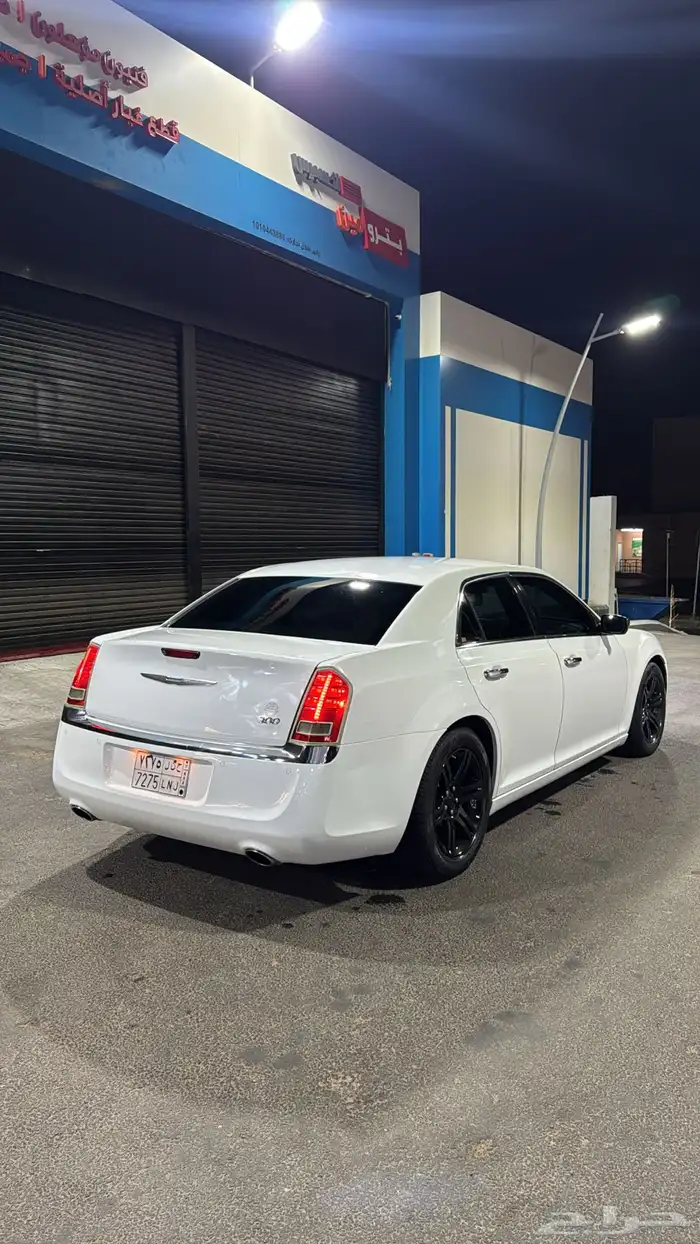 للبيع كرايسلر C300 سلندر 8 12