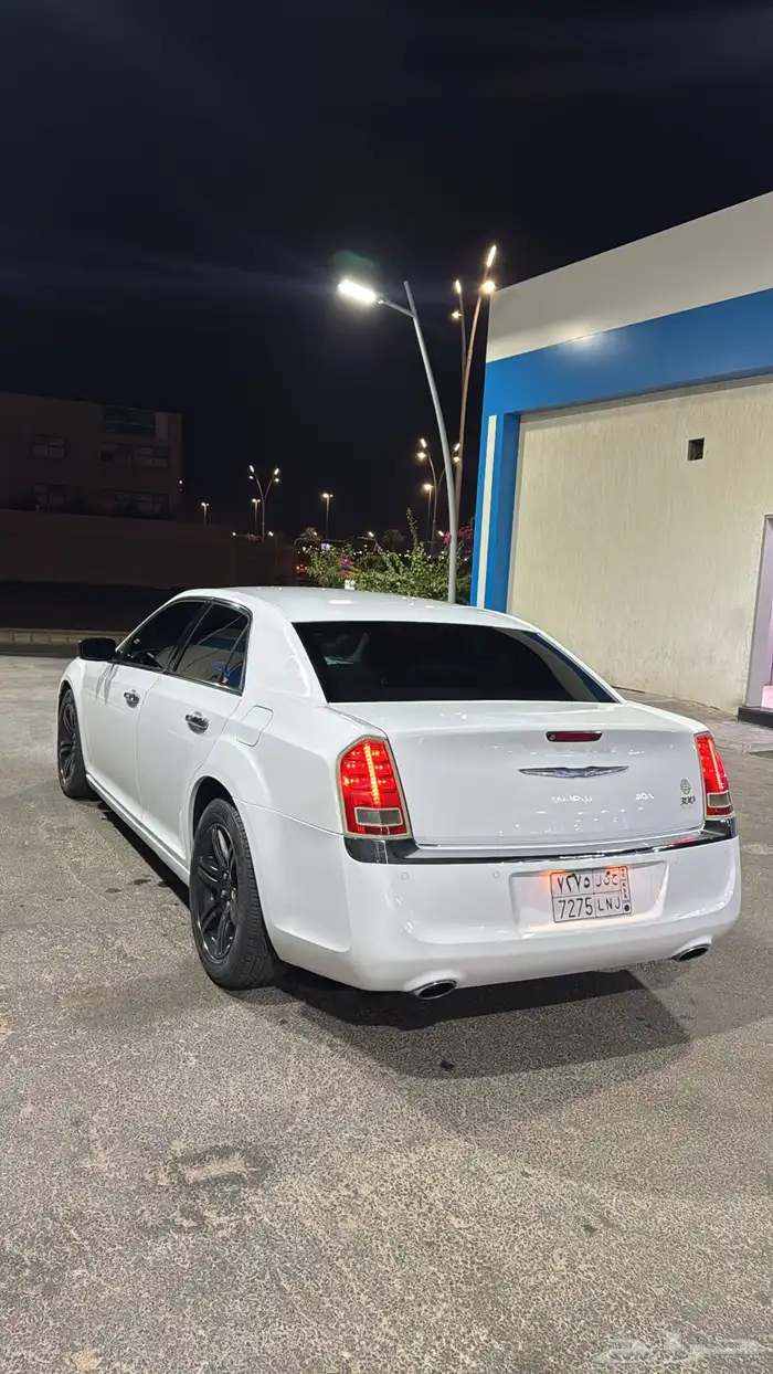 للبيع كرايسلر C300 سلندر 8 13