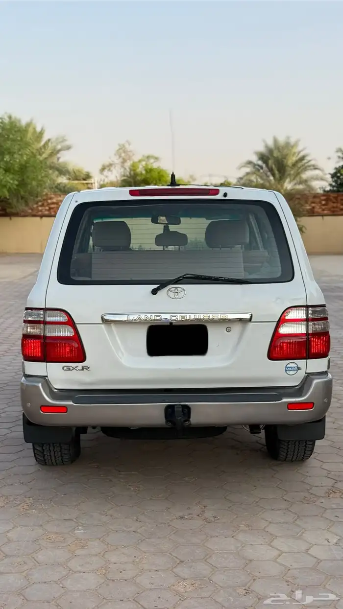 لاندكروزر 2005 وارد البازعي فل كامل قير عادي GXR فل 25