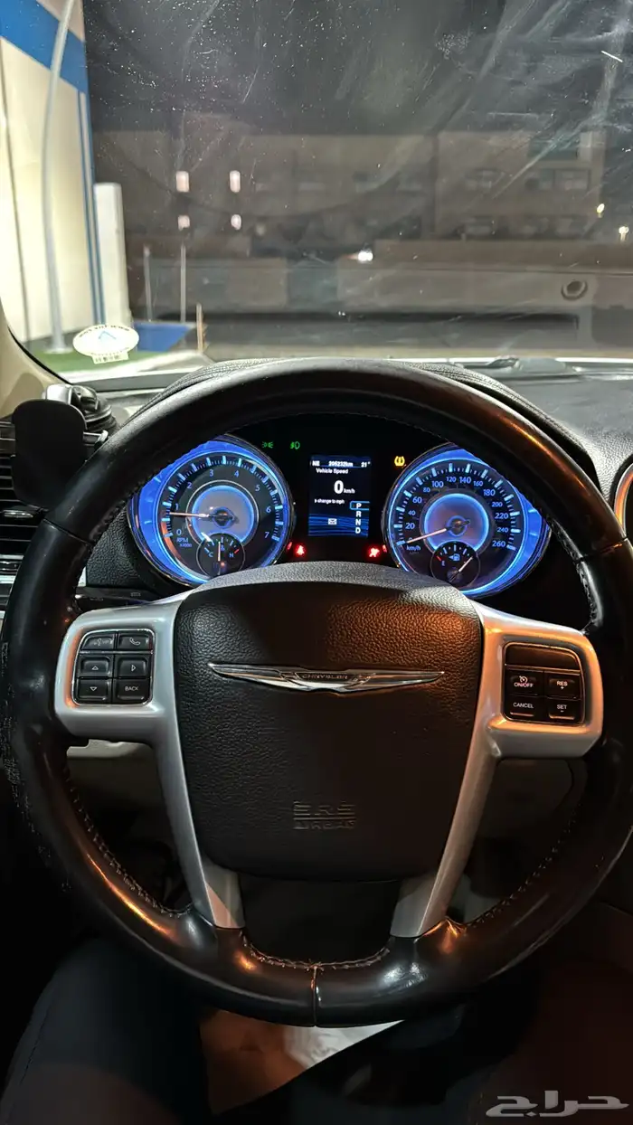 للبيع كرايسلر C300 سلندر 8 10
