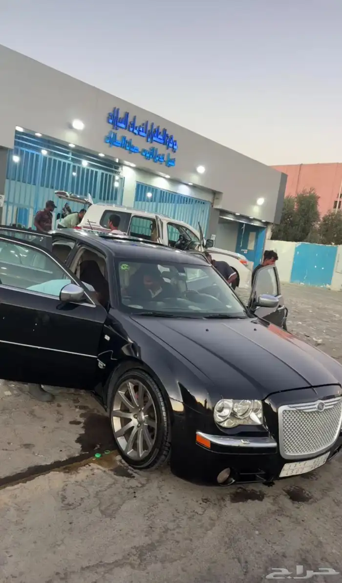 كرايسلر 2005 هيمي v8 الموتر نظيف ومايشكي من شي 1