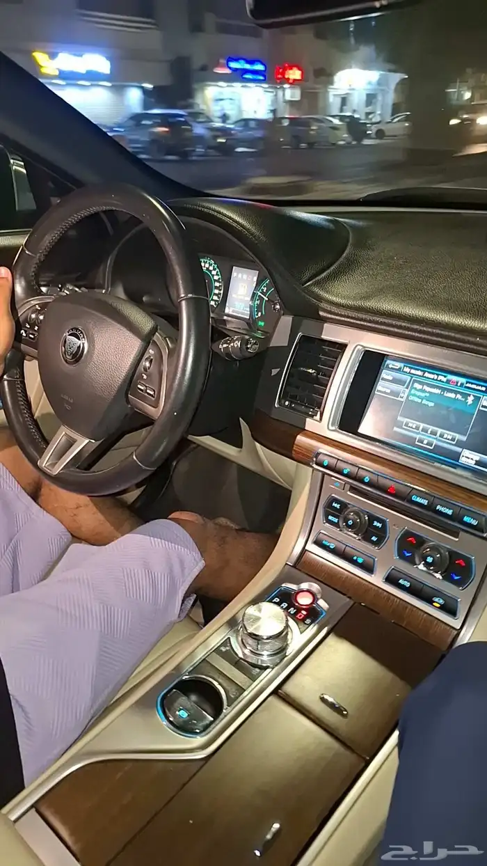 JAGUAR XF Full option 29