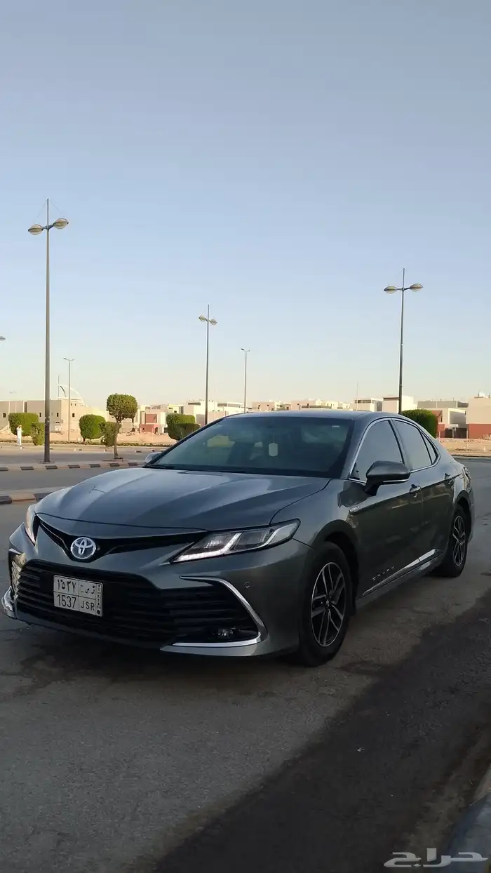 Camry hybrid le 4