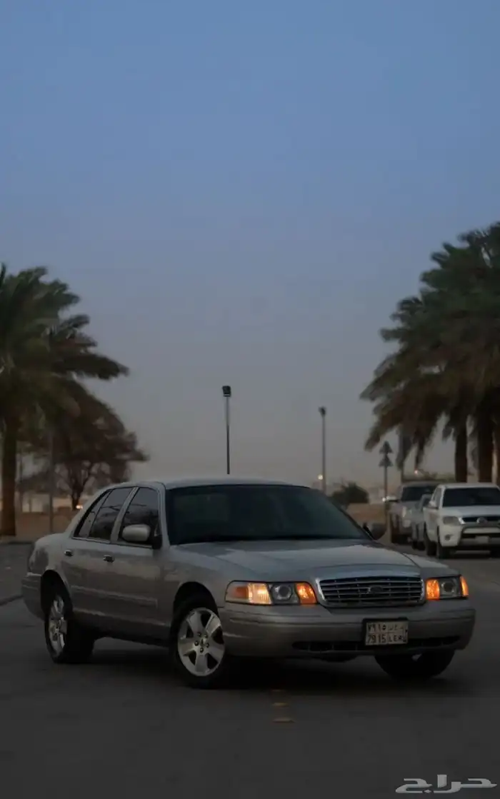 فورد كراون فكتوريا 2011 7