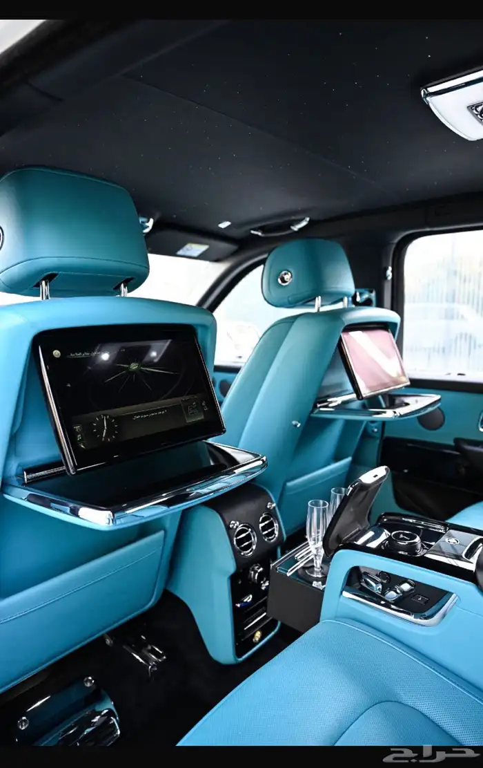خدمة سيارات بسائق VIP 11
